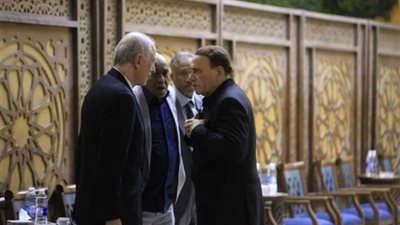شاهد شبيه الزعيم عادل أمام في عزاء شيرين سيف النصر