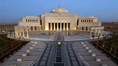 الحياة تسري في العاصمة الإدارية الجديدة، عمال وموظفين وسكان ( فيديو )