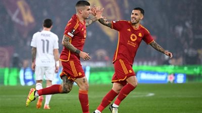 روما يبلغ نصف نهائي الدوري الأوروبي بعد الفوز على ميلان 3 - 1