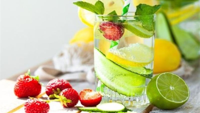 مشروبات بردة ومنعشة في الصيف