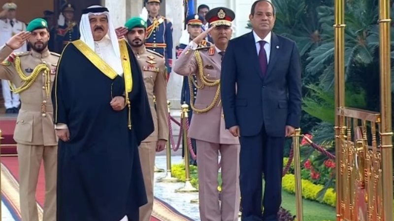 الرئيس عبدالفتاح السيسي والعاهل البحريني الملك حمد بن عيسى 