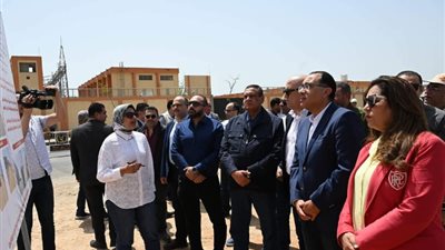 رئيس الوزراء يتفقد أعمال مشروع تطوير ورفع كفاءة طريق مدخل مدينة دمياط