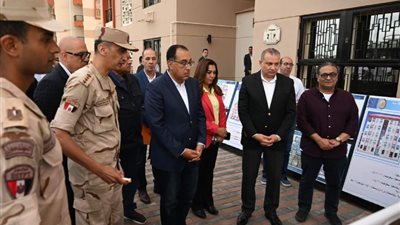 رئيس الوزراء يتفقد مشروع تطوير عواصم المحافظات والمدن الكبرى برأس البر