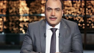 محمد الباز ينتقد بيان 