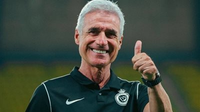 النصر السعودي يستعد لعودة مدربه بعد العملية الجراحية