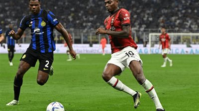 «الإنتر» يسقط «ميلان» في عقر داره ويتوج بطلا للدوري الإيطالي