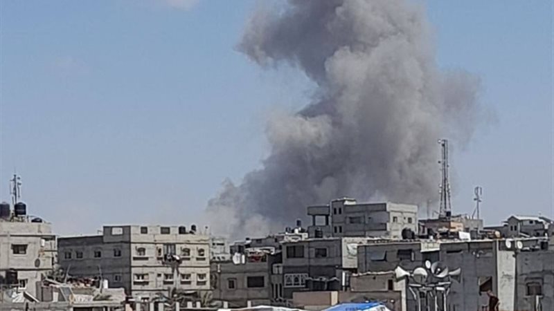 غارة جوية في المنطقة الشمالية من رفح الفلسطينية