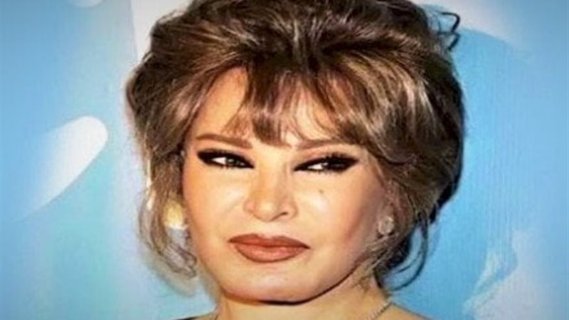 الفنانة صفية العمري