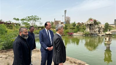 لى جواكوينج يتفقد الحديقة الصينية بمركز القاهرة الدولي للمؤتمرات