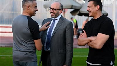 تفاصيل جلسة جوميز والمندوه في مطار القاهرة قبل سفر الزمالك لمواجهة دريمز