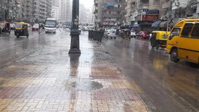 طقس السبت، أجواء ممطرة مصحوبة بالرياح قد تصل للسيول علي هذه المناطق