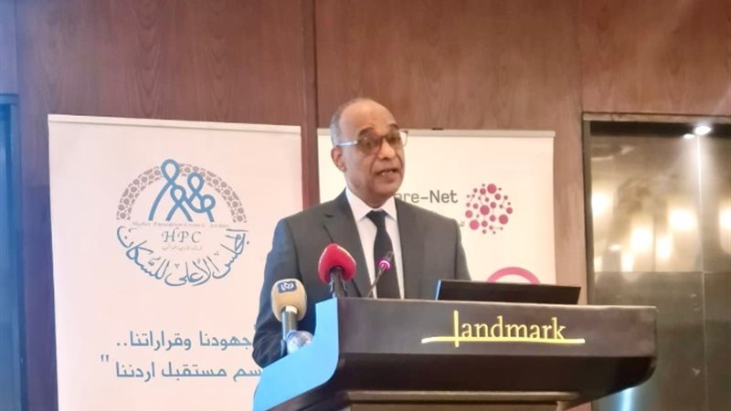 الدكتور أكرم حسن