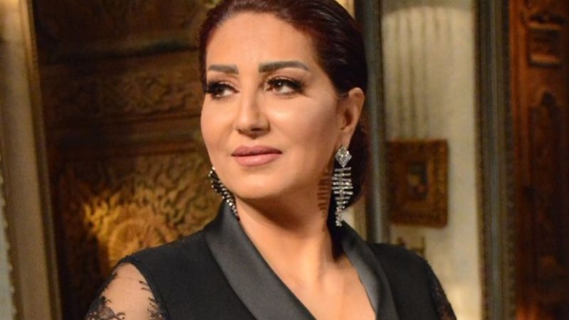 وفاء عامر