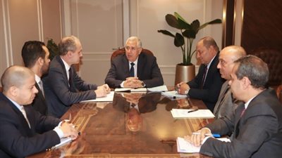 وزير الزراعة يتابع مع سفير بيلاروسيا توطين تكنولوجيا صناعة الأعلاف