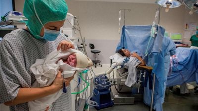 تجاوزت 70%، وزير الصحة مطلوب في البرلمان لارتفاع معدلات الولادة القيصرية