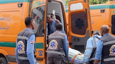 إصابة 7 أشخاص في حادث انقلاب ميكروباص أعلى الطريق الأوسطي