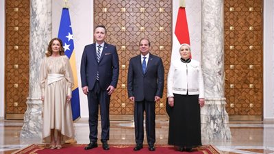 السيدة انتصار السيسي تستقبل قرينة الرئيس البوسني (صور)