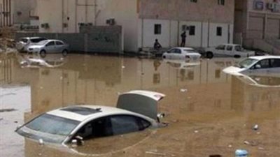 سيول عنيفة وأمطار غزيرة تجتاح مكة والمدينة المنورة بالسعودية