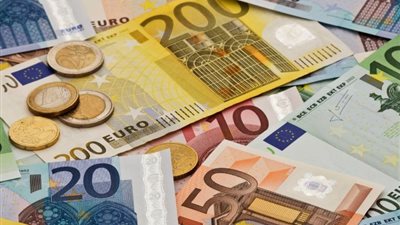 تباين أسعار اليورو أمام الجنيه بين البنوك المصرية اليوم 3 مايو 2024