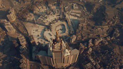 شاهد سيول تضرب أودية في منطقة مكة المكرمة بالسعودية