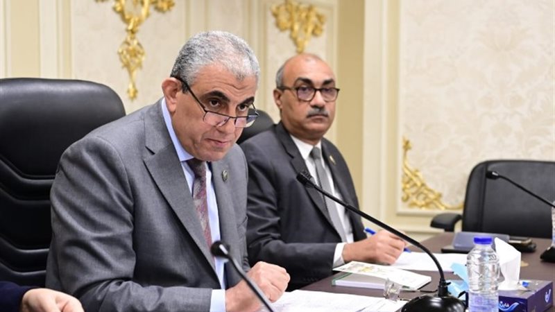 لجنة القوى العاملة بمجلس النواب، برئاسة النائب عادل عبد الف
