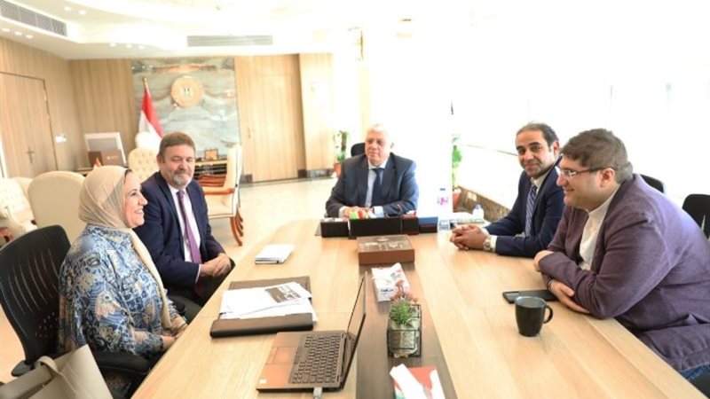 الدكتور أيمن عاشور وزير التعليم العالي والبحث العلمي، السيد