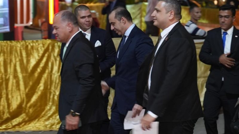 بدء التوافد