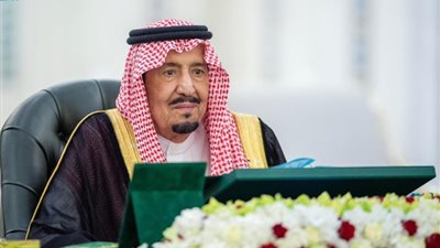 أول ظهور لخادم الحرمين الشريفين‬⁩ بعد خروجه من المستشفى (صور)