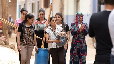 الصور الأولى من كواليس فيلم «رفعت عيني للسما» المشارك في «كان»