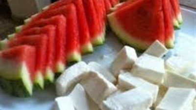 الجبنة والبطيخ، أشهر أكلة للصيف تعرف على فوائدها