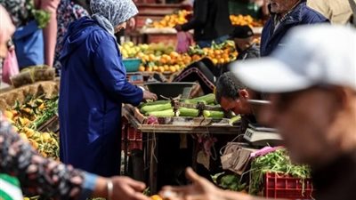 خبراء يكشفون لـ«الجمهور»، لماذا ترتفع الأسعار رغم انخفاض التضخم واستقرار الدولار؟