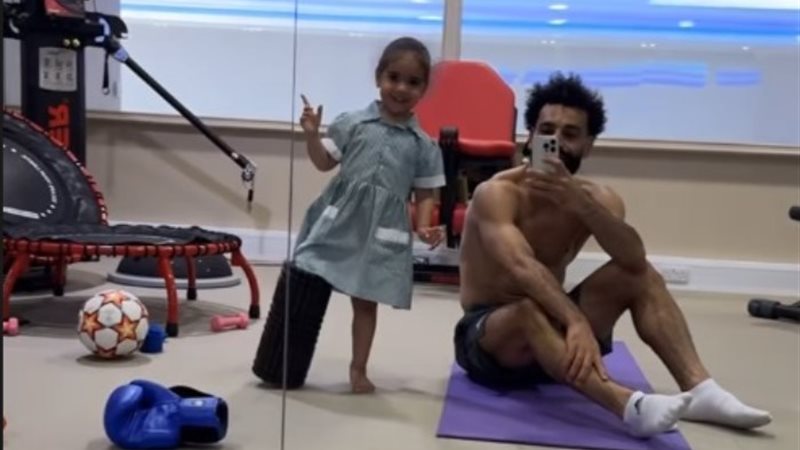 محمد صلاح وابنته كيان
