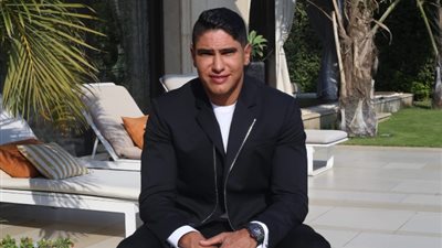 «عندك حق تخبيه عننا»، أبو هشيمة يثير الجدل بصوره مع شقيقه