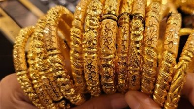 انخفاض جديد في أسعار الذهب، هل حان وقت بيع المعدن الأصفر أم شراؤه؟