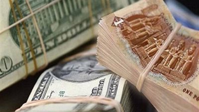 فيتش: الجنيه المصري ينجح في استعادة بريقه أمام الدولار