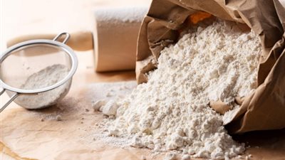 ضبط تجار سلع غذائية بحوزتهم 25 طن دقيق محجوب عن الأسواق