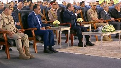 الرئيس السيسي يشيد بالكفاءة الإدارية للقطاع الخاص في المشروعات الضخمة
