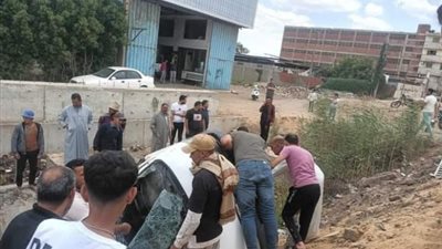 مصرع شخص وإصابة 10 آخرين فى حادث انقلاب ميكروباص بدمياط