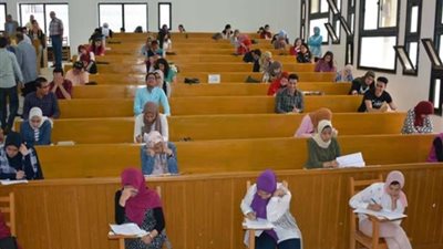 بدء امتحانات نهاية العام الدراسي بكلية التجارة جامعة حلوان اليوم