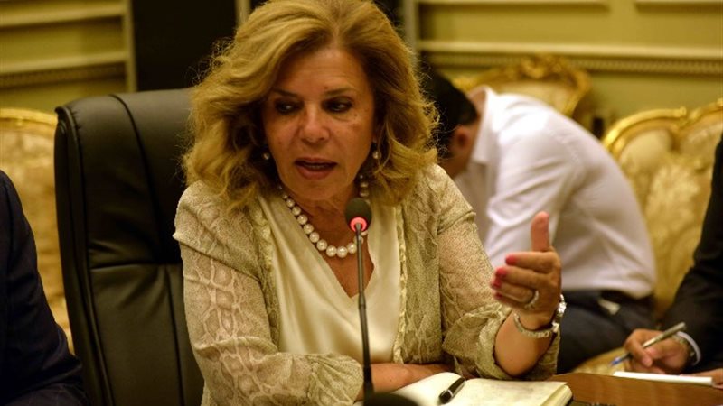 السفيرة مشيرة خطاب