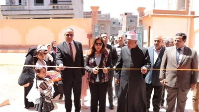 محافظ دمياط تفتتح ملحق رياض الأطفال بمعهد العباسية الأزهرى بكفر سعد (صور)