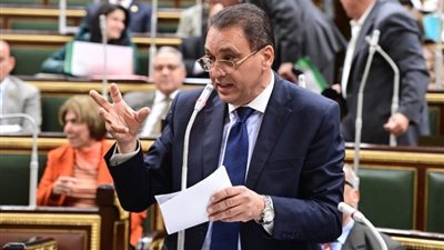 وزير شئون المجالس النيابية ينعي الدكتور هشام عرفات