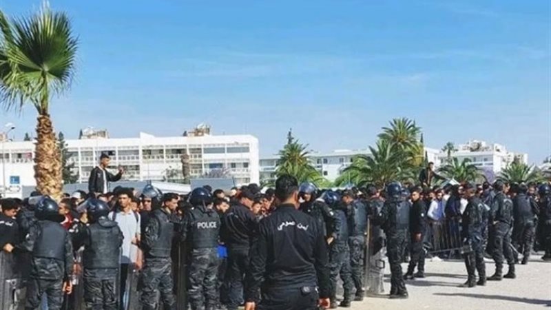 الأمن التونسي يفض الاشتباكات