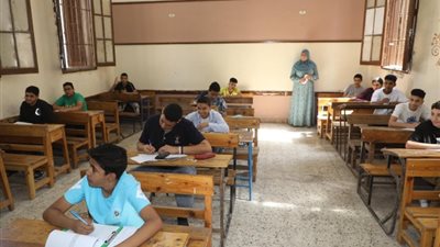 محافظ المنوفية يستبعد رئيس لجنة امتحانات قويسنا بعد واقعة التسريب