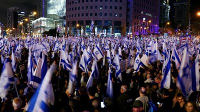 مطالبين بعزل نتنياهو، متظاهرون إسرائيليون يغلقون مدخل مدينة القدس