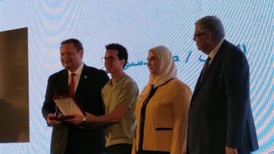 وزيرة التضامن تكرم طه دسوقي عن مسلسل «حالة خاصة»