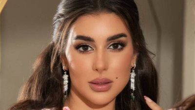 «بالأحمر الناري»، رسالة ياسمين صبري لأبوهشيمة بعد ظهوره مع روان حسين