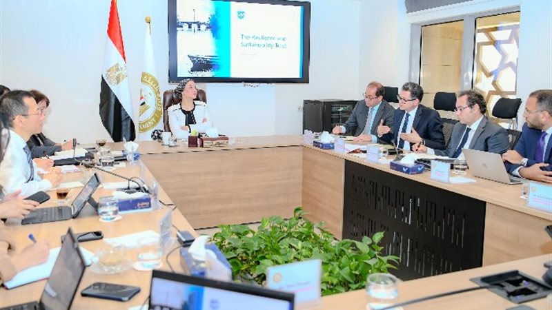 خلال اجتماع وزيرة البيئة