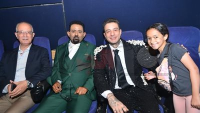 بـ «الليموزين والحلق والترتر»، أحمد الفيشاوي يسير على خطى محمد رمضان