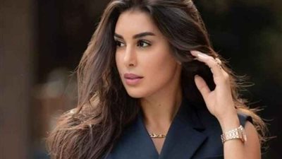 بإطلالة سوداء، ياسمين صبري تتألق في مهرجان كان السينمائي